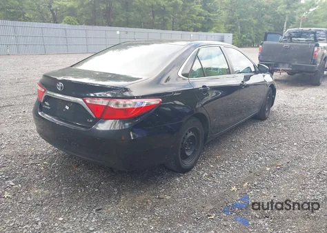 2016 Toyota Camry Le z USA, uszkodzony, nr VIN 4T1BF1FK6GU175177